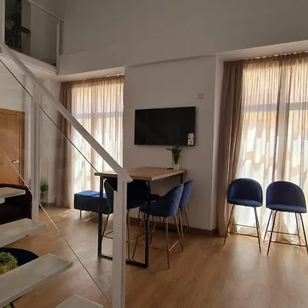 Expoholidays - Plaza Vieja Con Parking Gratis *