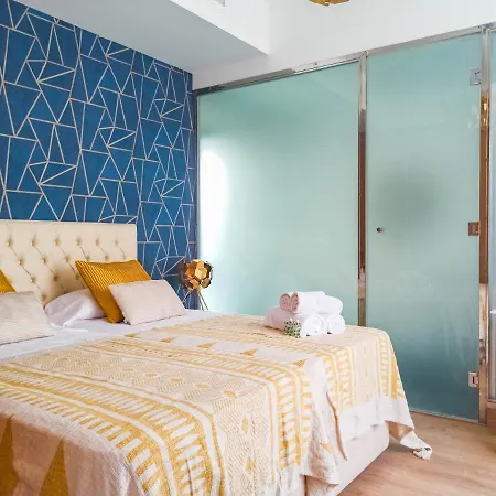 Expoholidays - Plaza Vieja Con Parking Gratis *